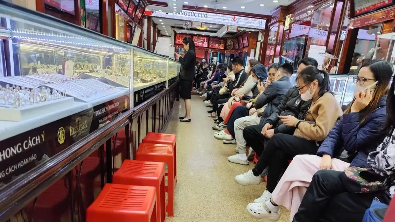 تغيرات أسعار الذهب في الأسواق المحلية والدولية مع ختام جلسة تداول الأحد